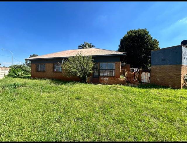 12 BEDROOM HOUSE FOR SALE IN BENONI